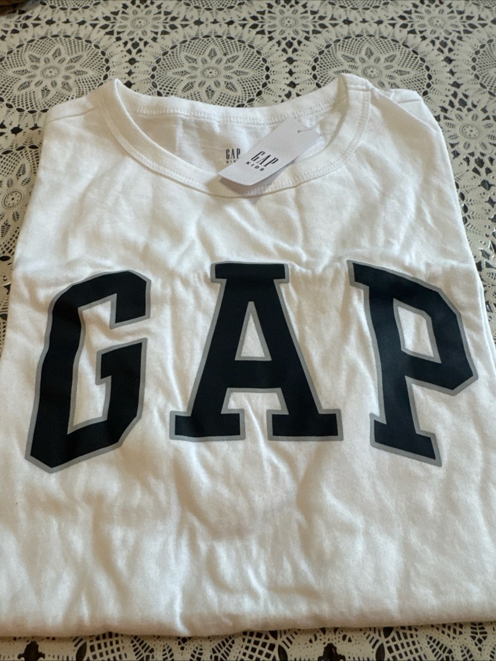 GAP White Short-Sleeve Tee with Black Logo size XXL boys cotton